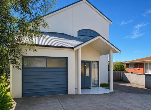 Tauranga House | Tauranga Harbour View