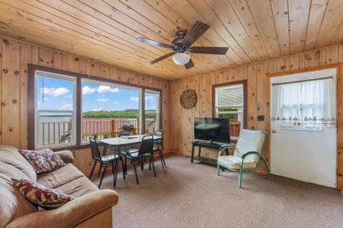 Phelps House | TB6 Thunder Bay Resort Cabin 6
