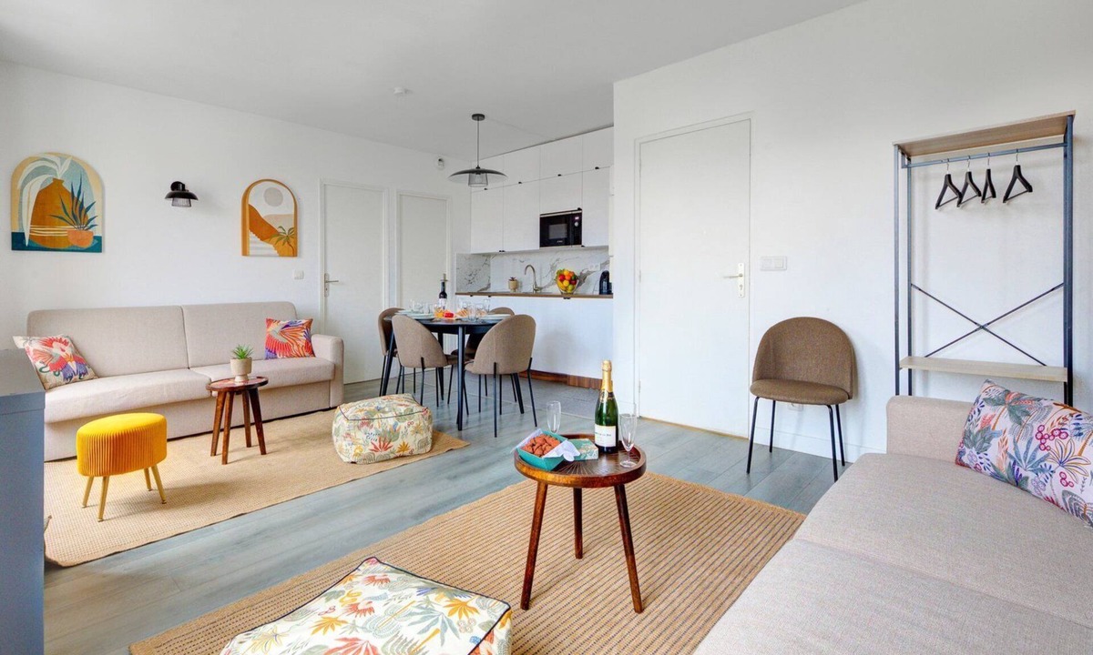 Bagnolet Apartment | TBS 140 - Elegantly decorated apartment