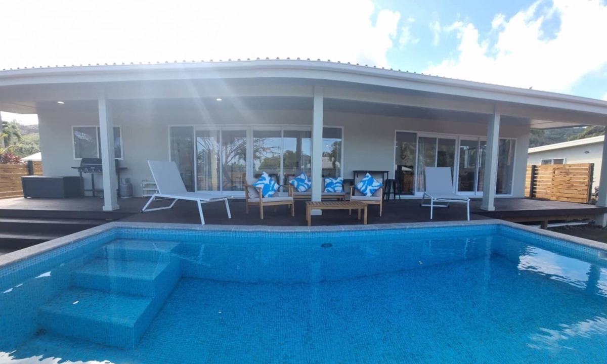 Muri Villa | Te Aro Villa 1 Brand new 3 brm villa with pool in Muri.