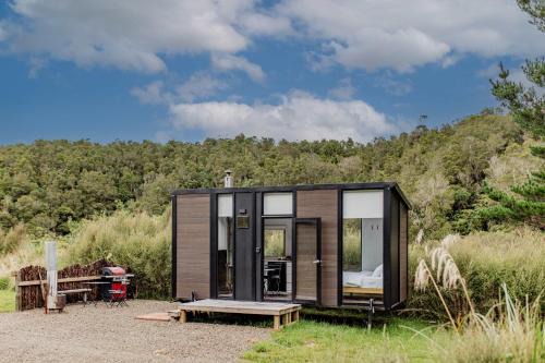 Shannon House | Te Paki Dam View by Tiny Away