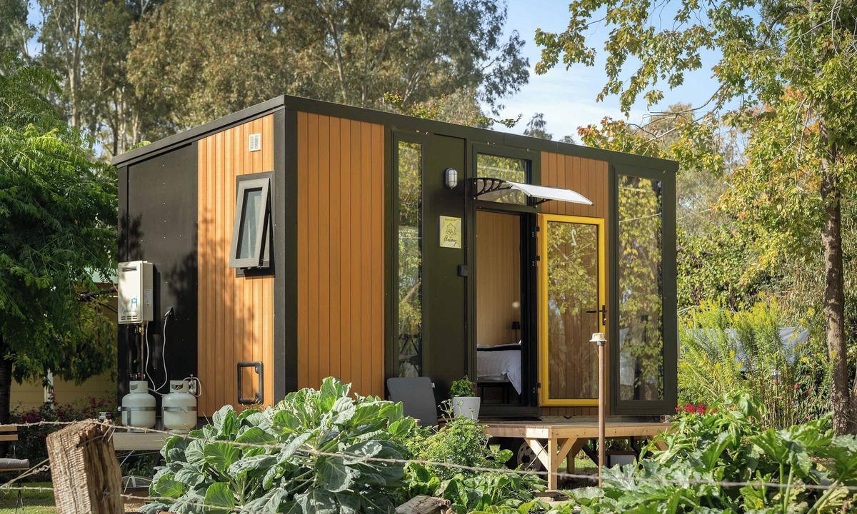 Markwood House | Tea Garden Creek Farm Retreat 2 by Tiny Away