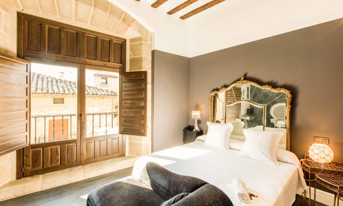 Cuzcurrita de Rio Tiron Hotel | Teatrisso Hotel Palacio