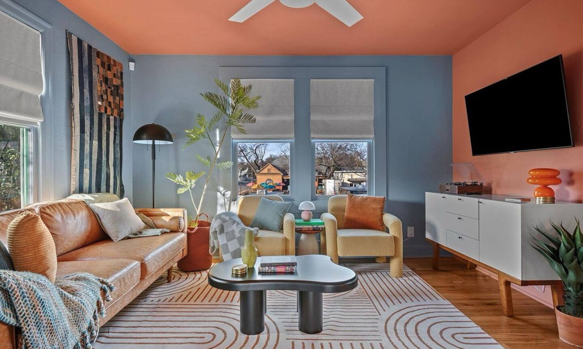 Holly House | Ted & Breakfast | Chic East Austin Retreat