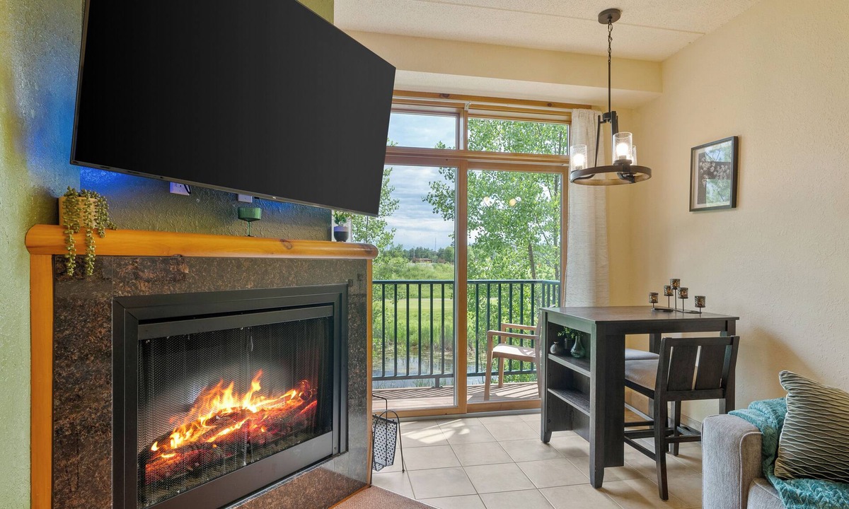 Wisconsin Dells Condo | Tee Time Terrace - Cozy Family Condo near Attractions. Pet Friendly!