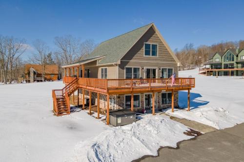 Waterfront Greens House | Tee Time