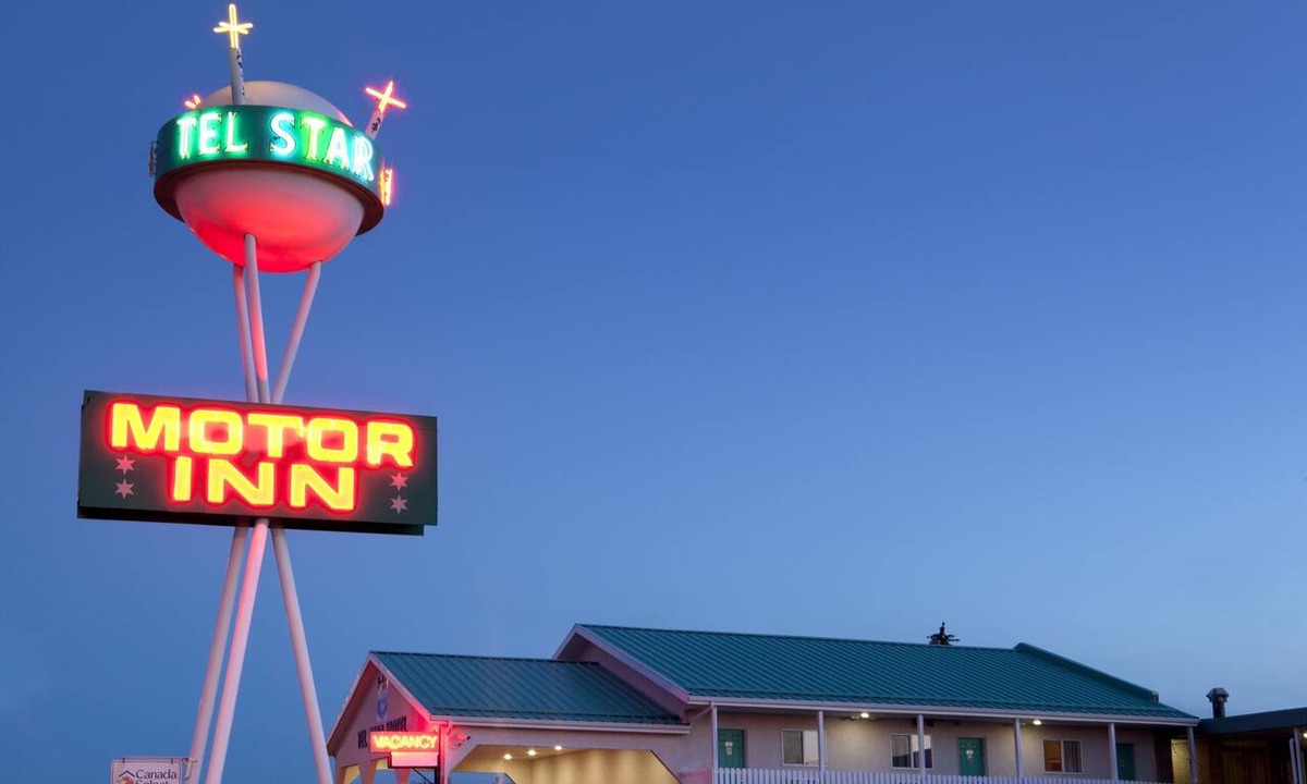 Brooks Hotel | Tel Star Motel