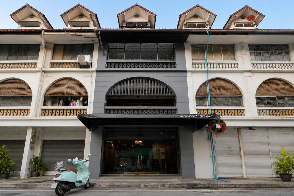 Talat Yai Hostel | Terminal Garage