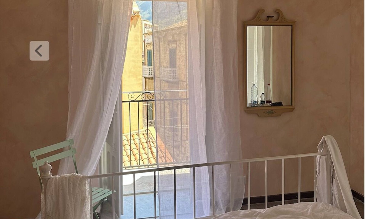 Termini Imerese House | Termini Imerese between Cefalu and Palermo, spacious, a short walk to the beach.