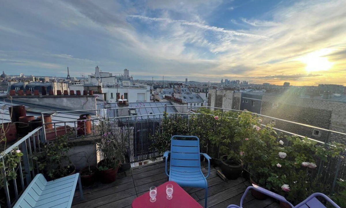 17th Arrondissement Apartment | ⭐ Terrace Apartment: 360° Eiffel Tower & Montmartre View – Jul 30-Aug 15
