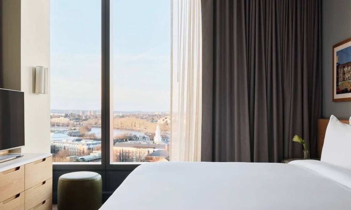 Lower Allston Hotel | Terrace Suite | The Atlas Hotel | Near MBTA Transit | Relaxing Stay near Harvard