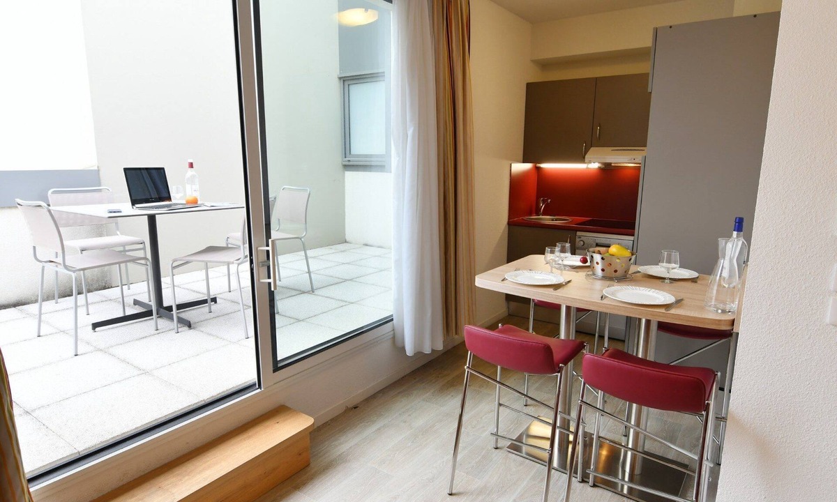 Bassins a Flot Condo | Terrasse privée | Apprt climatisé proche du centre