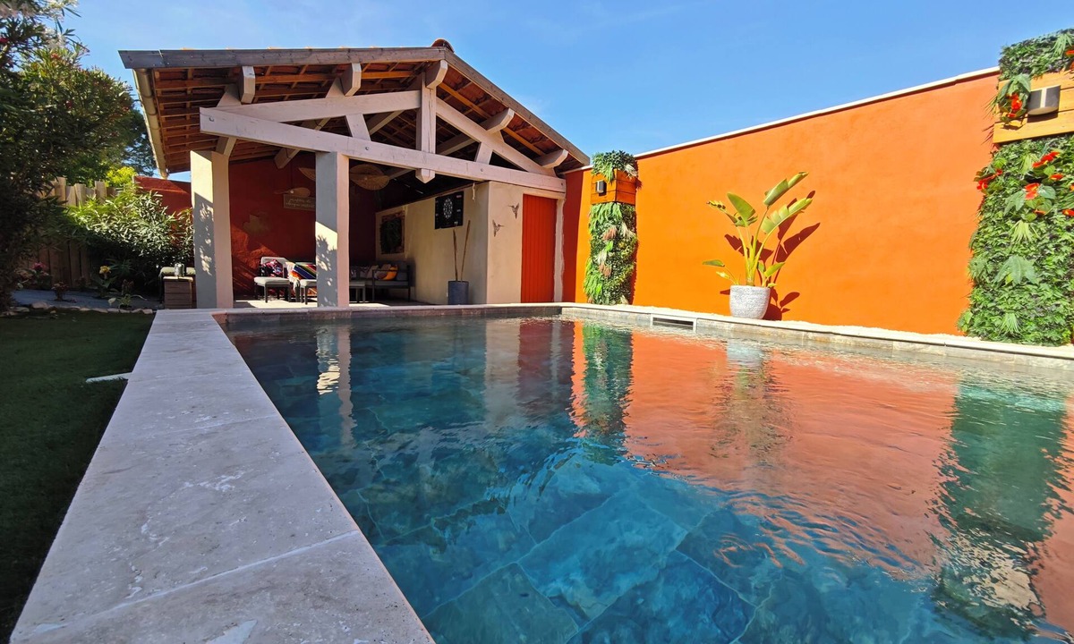 Roquemaure House | Terre d'Aube - Villa with pool and jacuzzi
