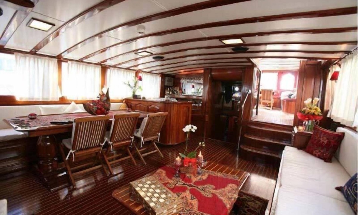 Castellammare Vucciria Boat Rental | Tersane IV