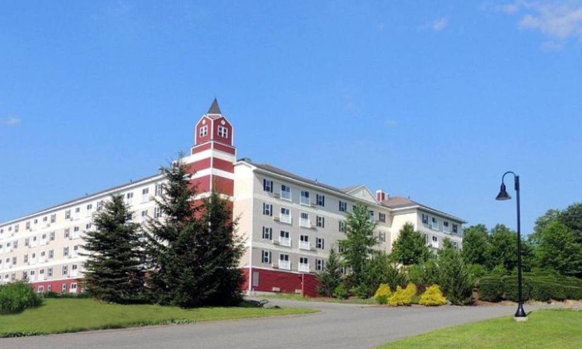 Pittsfield Condo | Thanksgiving Mountain Lodge, Mass.- 1 BR 1 Ba. Bousquet Mt Ski 11/26-11/29/2025