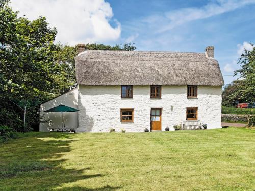 Rosudgeon House | Thatch Cottage