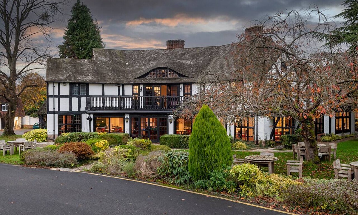 East Horsley Hotel | Thatchers Hotel