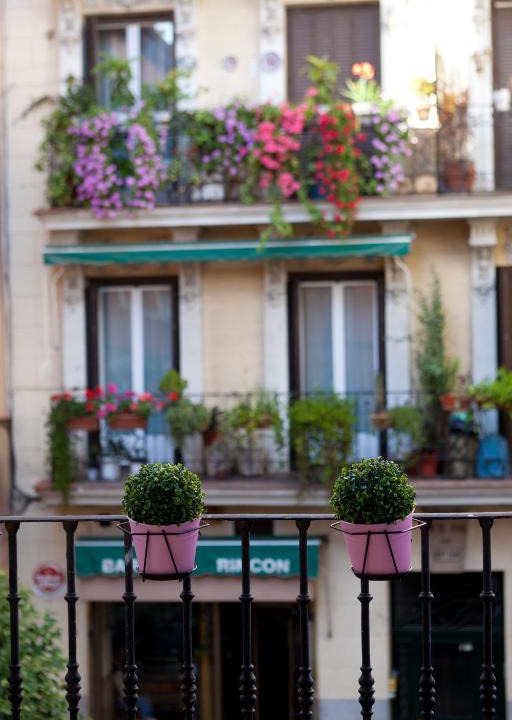 Embajadores House | THC Latina Hostel