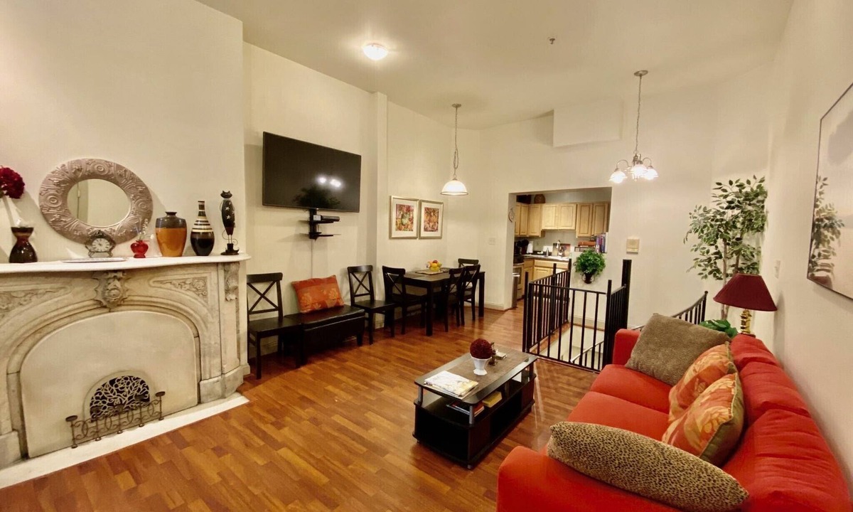 Mount Vernon Apartment | The 3 Bedroom Clifford House in Historic Mount Vernon