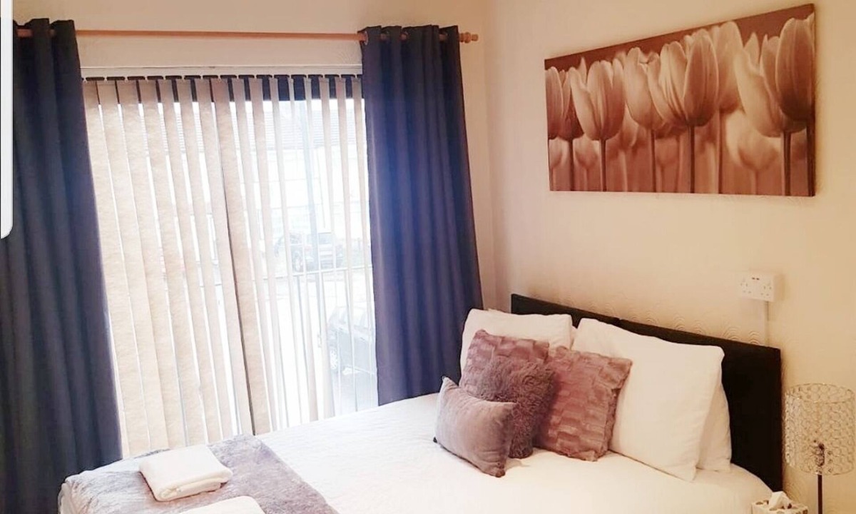 Ponders End Bed & Breakfast | The 55