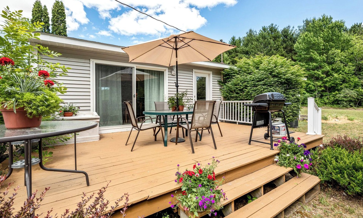 Interlochen House | The Acres | Fire Pit | Boat Launch | AC | Private