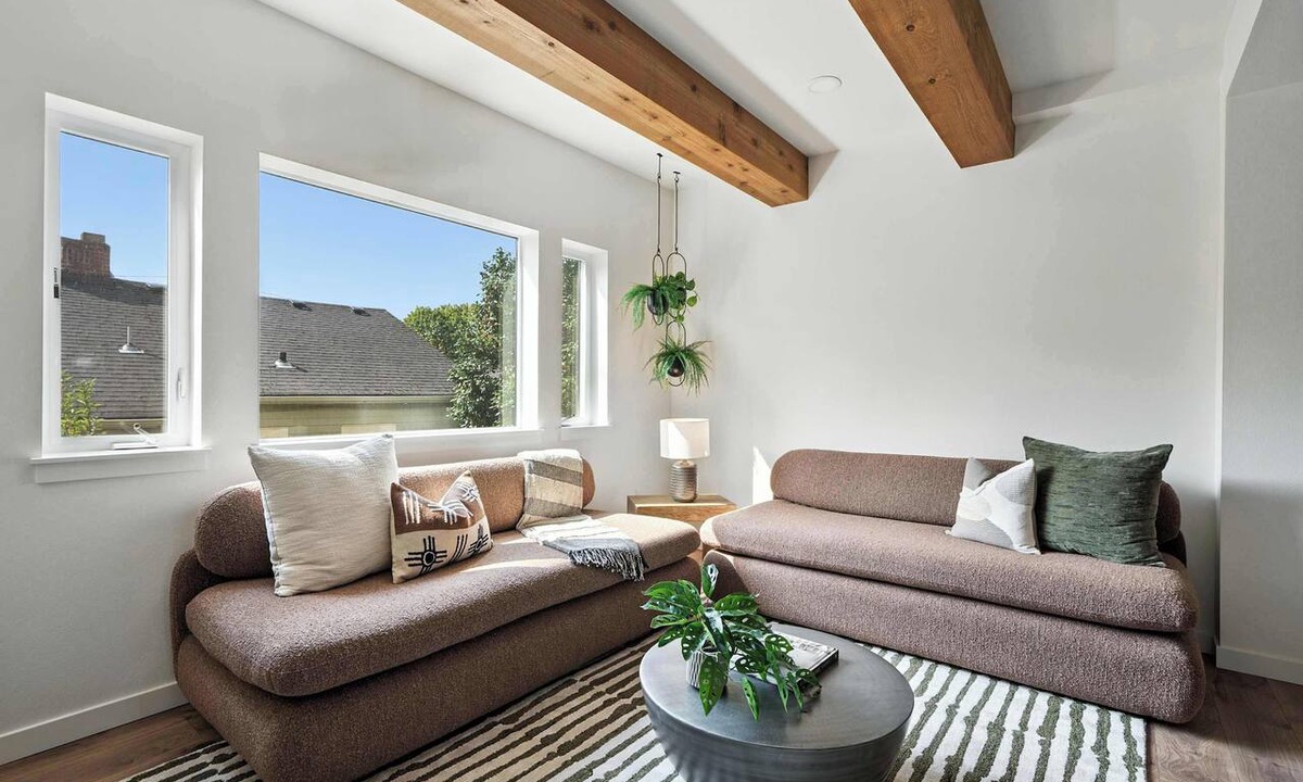 Kerns Apartment | The Adelynn - New Luxury Build in Center of PDX