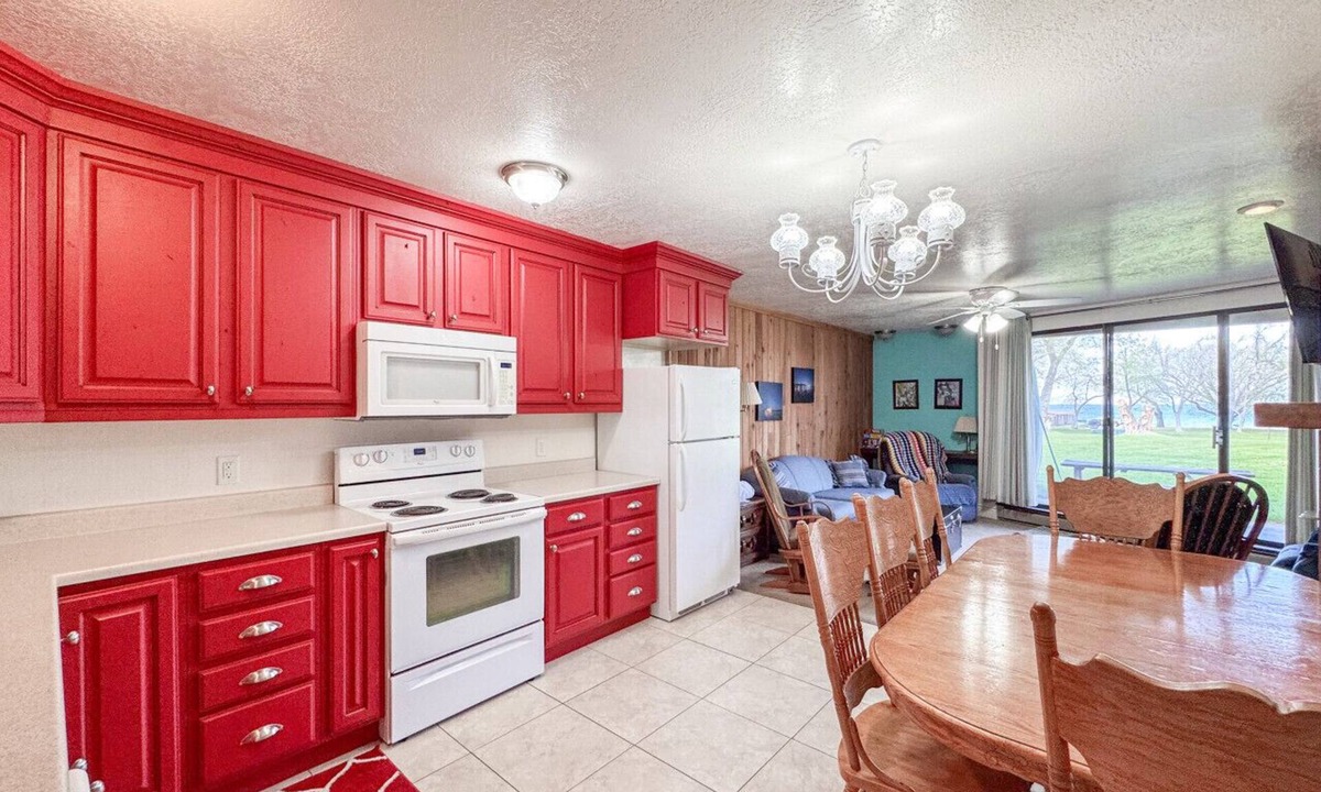 Garden City Condo | `The Alice` in Ideal Beach Resort