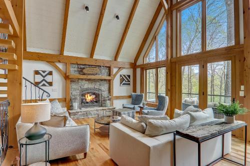 Laurel Ridge House | The Alpine House by Carolina Mornings