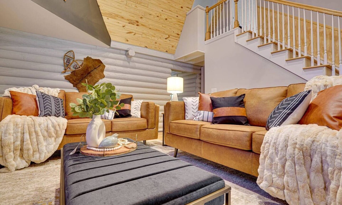 Duluth Cabin | The Alpine- LuxeCabin w king/HotTub/gameRM/FirePit