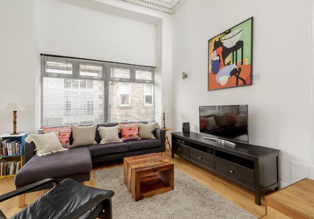 Dalry Apartment | The Angle Park Residence