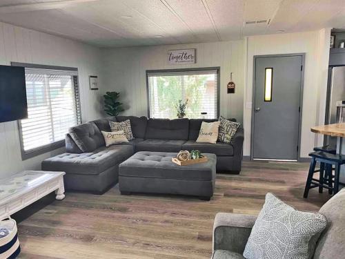 Roosevelt Apartment | The Angler - A Spacious & Comfortable Lake Getaway