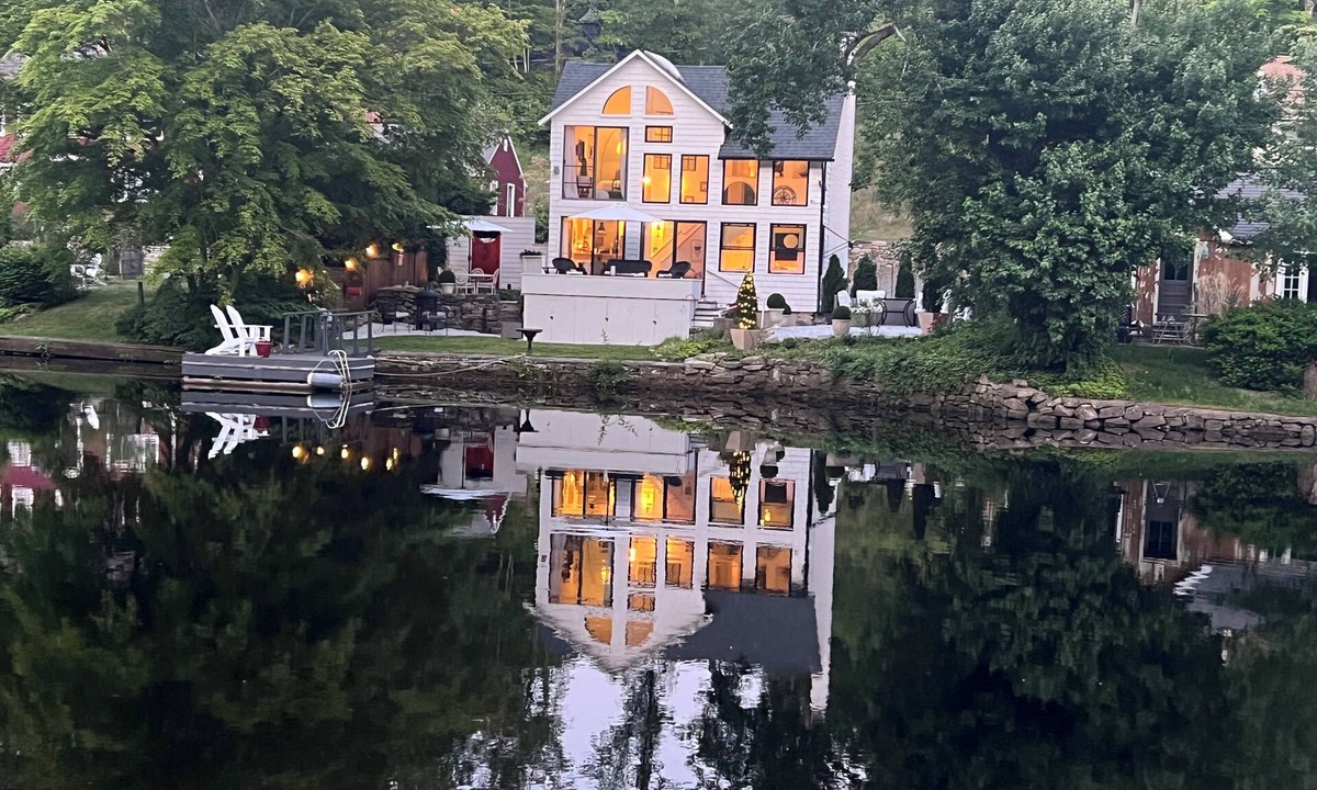 Lyme Cottage | The Answer - Charming, Unique, Tidal, Riverfront Escape - Kayaks, AC Firepit