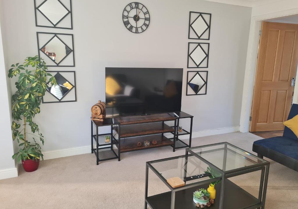 Barton-upon-Humber House | The Appleleaf with Free Parking