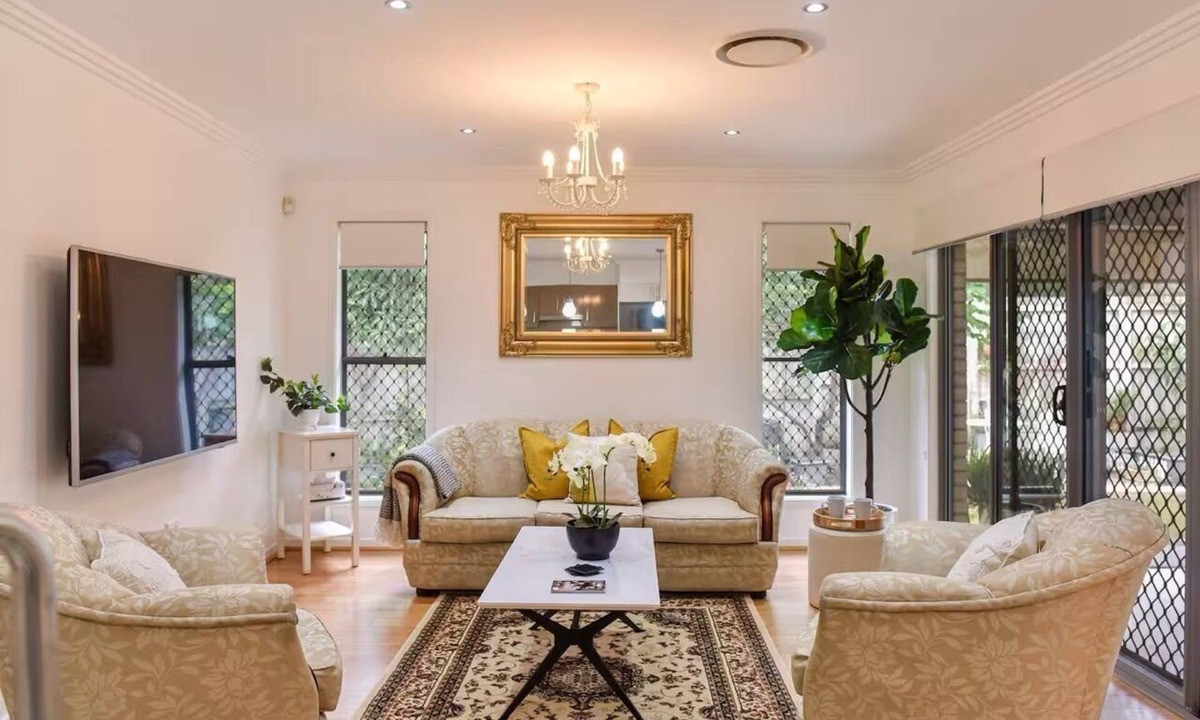 Augustine Heights House | "The Arcadia" : Luxury English Cottage/Near CBD/Nature/Privacy/Long Stay