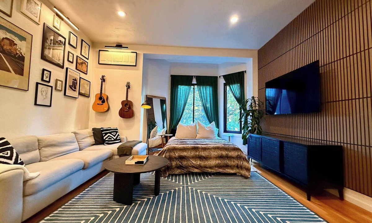 Pacific Heights Apartment | The Artists' Studio Loft