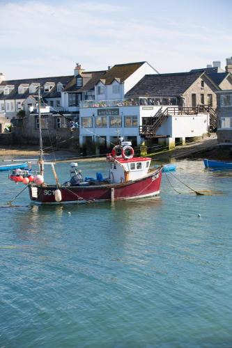 Hugh Town Hotel | The Atlantic