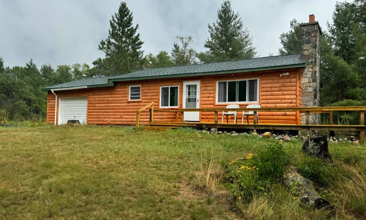 Herron Cabin | The Atwood Lodge | Secluded Cabin in Curran MI