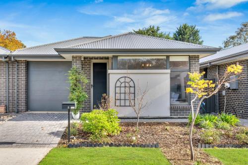 Mount Barker House | The Barker Base | Gateway to the Hills