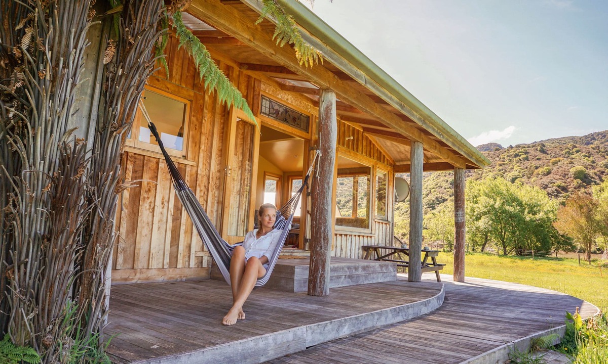 Marahau Hostel | The Barn Cabins & Camp