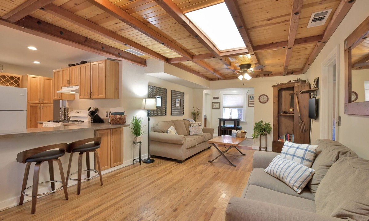 Prescott House | The Barn house - 1.5 miles to Whiskey Row
