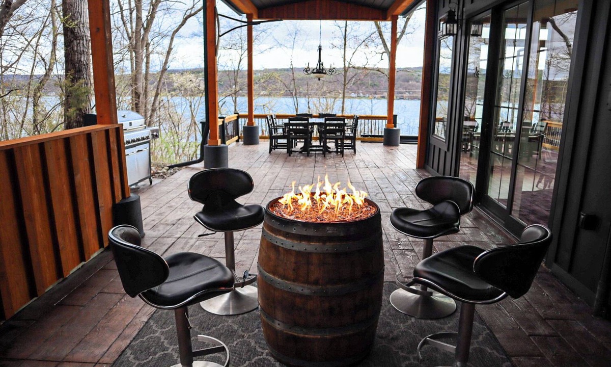 Hammondsport House | The Barn On Keuka-HotTub-LakeView-WineTrail
