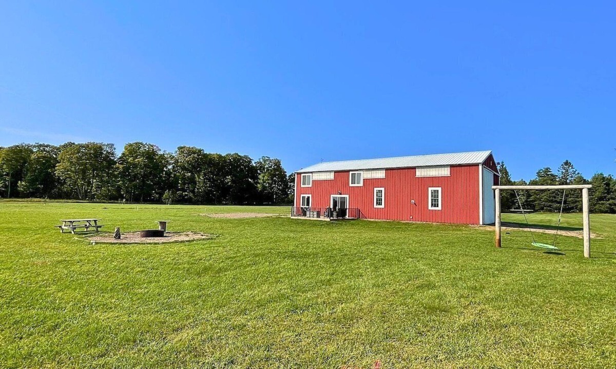 Butternut Cabin | The Barndominium - Lots of Space!