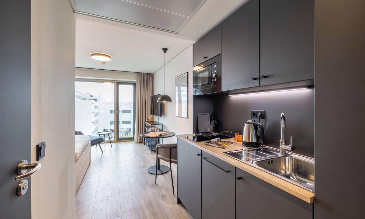 Milbertshofen - Am Hart Hotel | The Base Munich