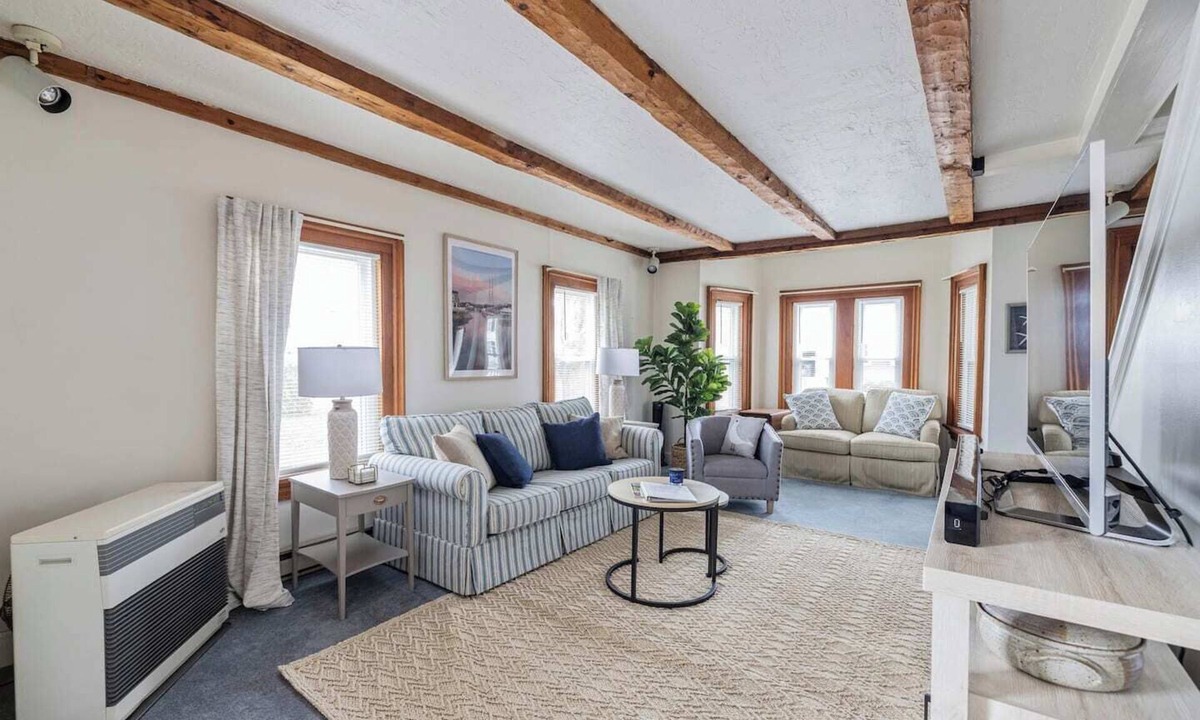 Kennebunk Condo | The Beach Hive - Lower Village, Walkable Dock Sq.