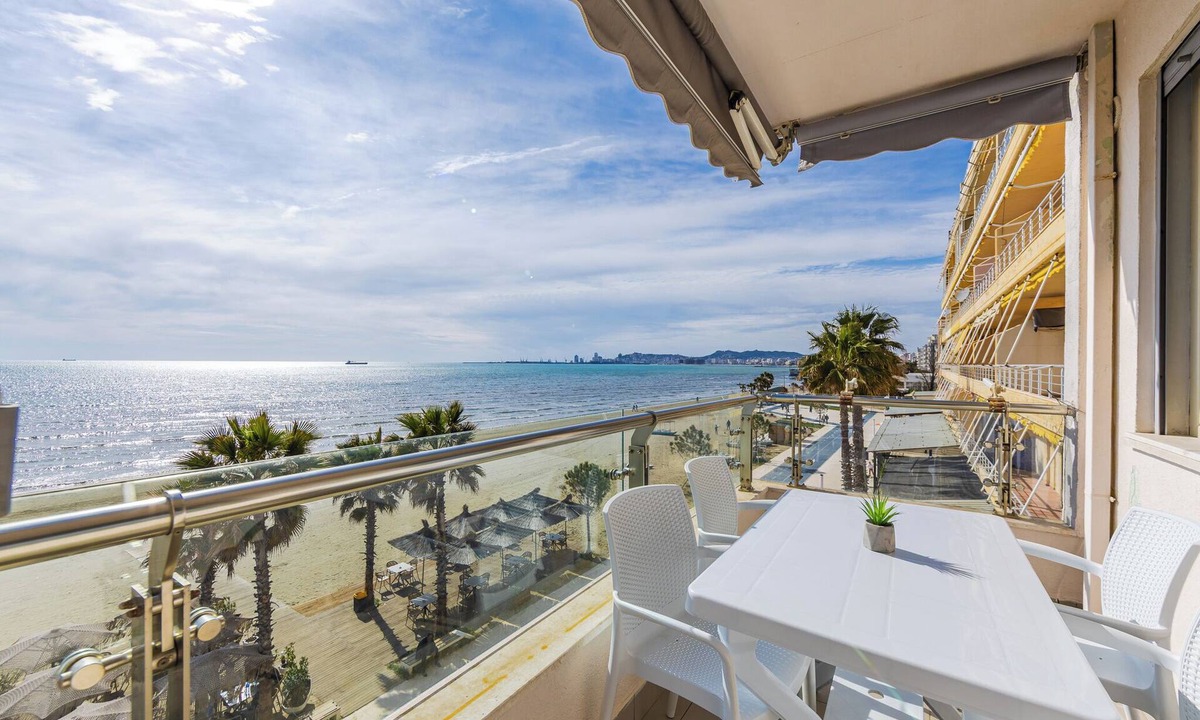 Durres Apartment | The Beachfront Horizont by PS