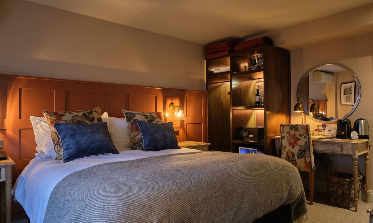 Esher Hotel | The Bear Hotel