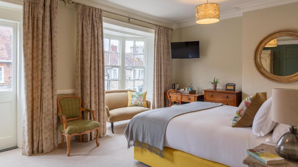 Wareham Hotel | The Bear Hotel