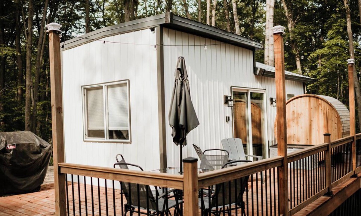 Cushing Cabin | "The Beatnik Nook" tiny cabin tucked in nature