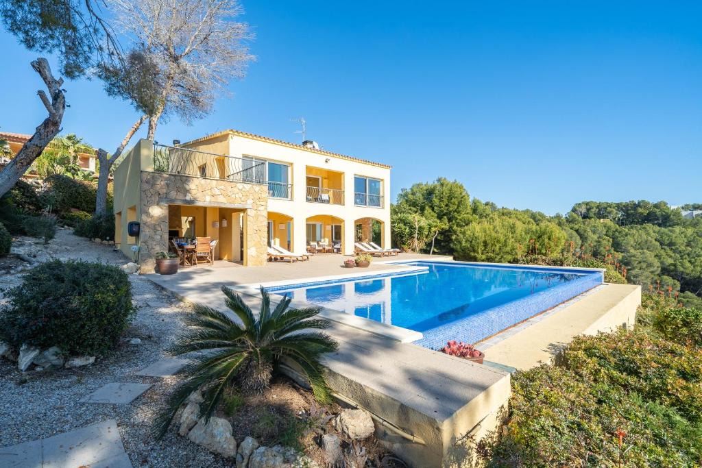Tamarit Villa | The beauty of Cala Tamarit