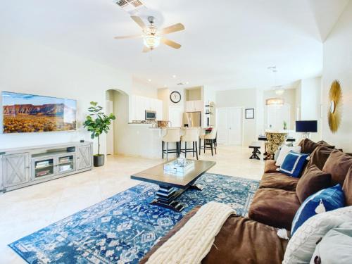 Paradise Valley Village House | The Bella